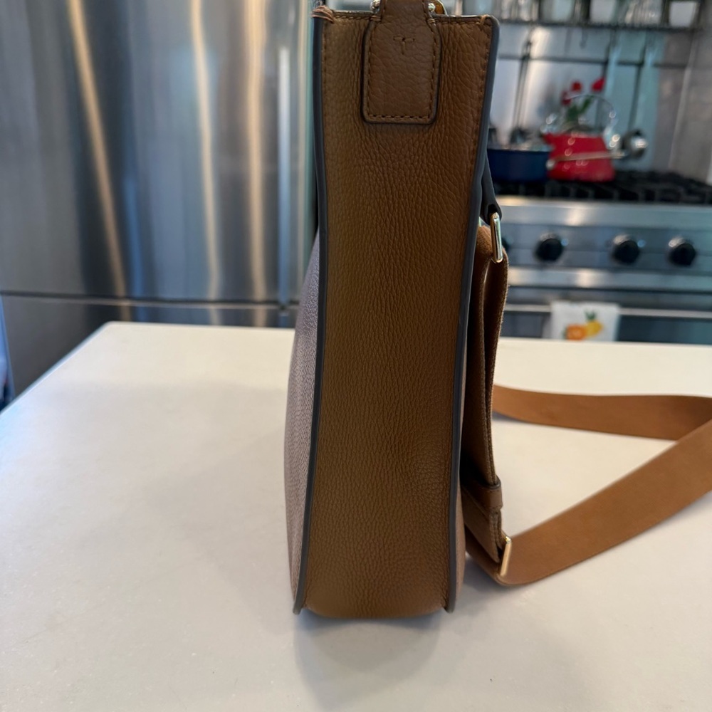 Tory Burch Tan Leather Crossbody Bag - Picture 5 of 16